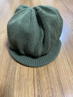 オリーブグリーン ニット帽 刺繍ロゴ付き