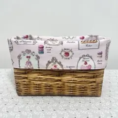 ハンドメイド　リバーシブル布バスケット　ピンク洋菓子柄　有輪