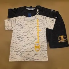 Champion Tシャツとショートパンツセット