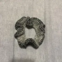 グレー フリルデザイン シュシュ