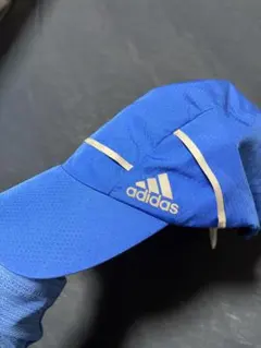 adidas ランニングキャップ 青
