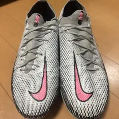 NIKE サッカースパイク グレー×ピンクファントムFGのサムネイル