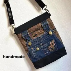 993.黒猫　英字　ショルダーバッグ　デニムリメイク　スマホポーチ