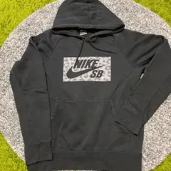 ナイキエスビー　NIKE SB パーカー　M