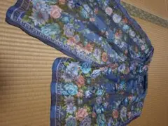 ガ*ア様 花柄スカーフ 青系　シルク 100%　70✕144cm