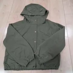 GU　薄手パーカー