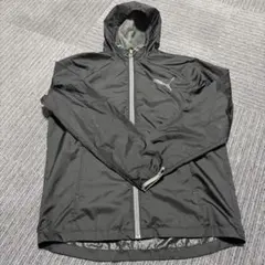 PUMA ナイロンジャケット ブラック フード付き 軽量