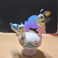 ポケモン　エモンガとパチリスのゆめかわフィギュア