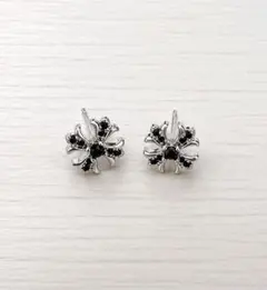 Enchanty honey bee ビジュー ピアス ハチ - メルカリ