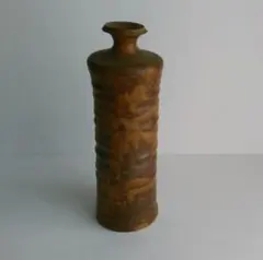 茶道具　花入れ　一輪挿し　茶色　大山焼　鈴木敏之作
