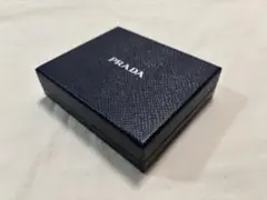 PRADA の空箱 11 × 12.5 × 3.5センチ