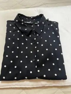 UNIQLO 黒・白ドット 半袖シャツ M