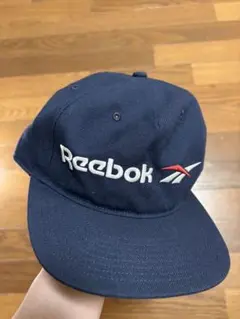 Reebok リーボック　キャップ ネイビー 刺繍ロゴ　美品のサムネイル