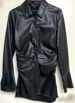 【新品タグ付き】フェイクレザーロングシャツ ワンピース はおり