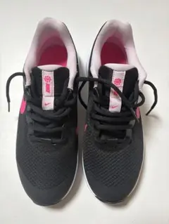 Nike ブラック/ピンク スニーカー