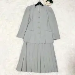 【美品】Leilian プリーツスカートセットアップスーツ ノーカラージャケット