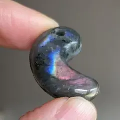 ラブラドライト　勾玉　30mm