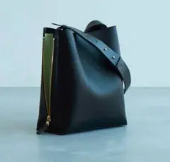 【E'POR】 Y BAG Shoulder M（サイドジップショルダーバッグ）