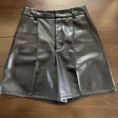 GU ブラック合成皮革ハーフパンツ レザーパンツ