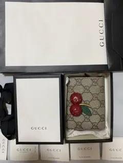 GUCCI さくらんぼ　二つ折り　財布