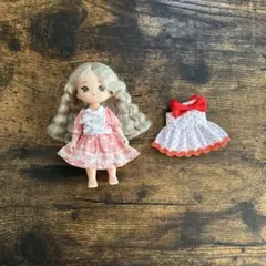 ミキちゃんリカちゃんキャッスルバージョン人形と着せ替え服セット