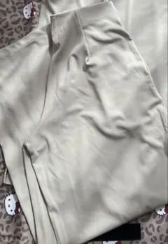 UNIQLO クレープジャージーストレートパンツ