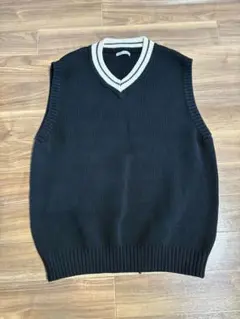 ZARA/ザラ 黒 Vネック ニットベスト
