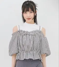 オフショルブラウス×ノースリーブニット