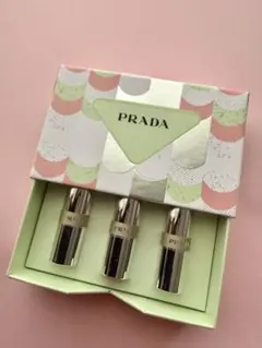 PRADA リップバーム ミニセット 3本入り ノベルティミラー付き ギフト