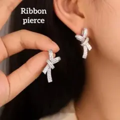 ピアス リボン シルバー リボンモチーフ 上品 おしゃれ 可愛い キラキラ 結び