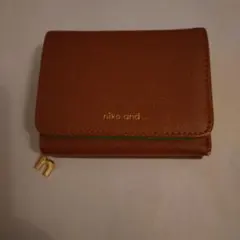 niko and ブラウン 三つ折り財布