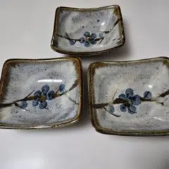 青と白の花模様 陶器皿 3枚セット