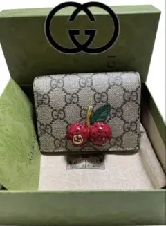 2026年最新】GUCCI 二つ折り財布 チェリーの人気アイテム - メルカリ