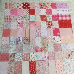 綿生地 パッチワーク カットクロス 赤 ピンク 花柄 水玉 苺 8cm 90枚