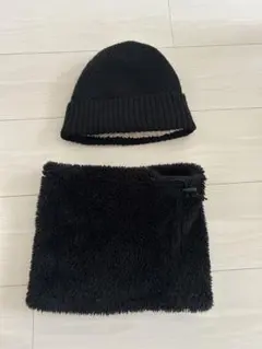 ブラックニット帽とネックウォーマーセット