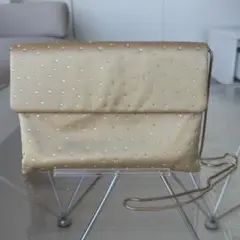 【美品】パーティバッグ　ビジュー付きゴールドショルダーバッグ　シルク100％