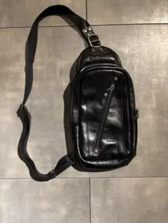 レザー ボディバッグ