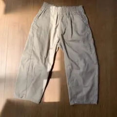 ベージュの110cmパンツ