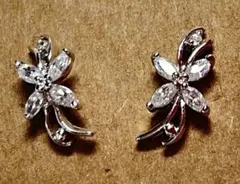 ジルコニアピアス