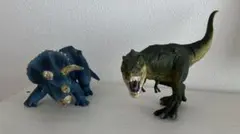 ティラノサウルスとトリケラトプス　フィギュア