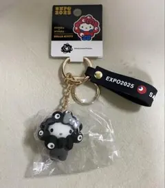 サンリオ なりきり モノクロキーホルダー ハローキティ 万博　黒ミャクミャク