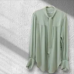 【匿名配送】BEIGE,ベイジ　ボウタイブラウス　　サイズ32 ミントグリーンのサムネイル