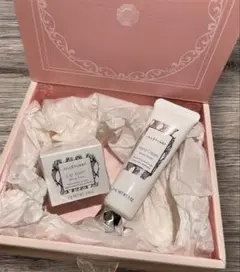 【新品未開封】ジルスチュアート ギフトセット ハンドクリーム＆リップバーム 箱付