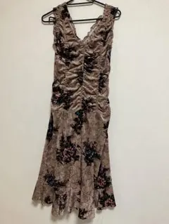 L'EST ROSE フラワープリントワンピース