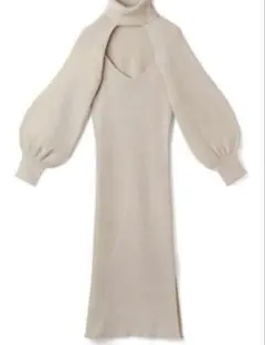 ベージュ ハイネック ワンピース