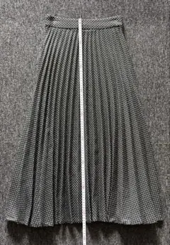 黒と白のドット プリーツロングスカート