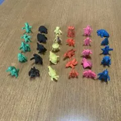 ウルトラマンシリーズ ・怪獣消しゴム30体セットのサムネイル