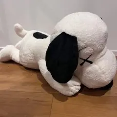 希少 新品タグ付き 正規品 UNIQLO×KAWS×SNOOPY ぬいぐるみのサムネイル