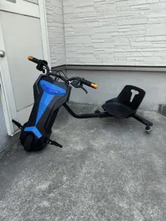 激レア‼ 電動ドリフト三輪車 カラー【黒-黄】