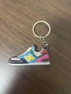 ニューバランス カラフルスニーカー型 キーホルダー